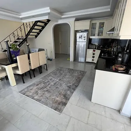 двухэтажный пентхаус с видом на море и горы Apartmán